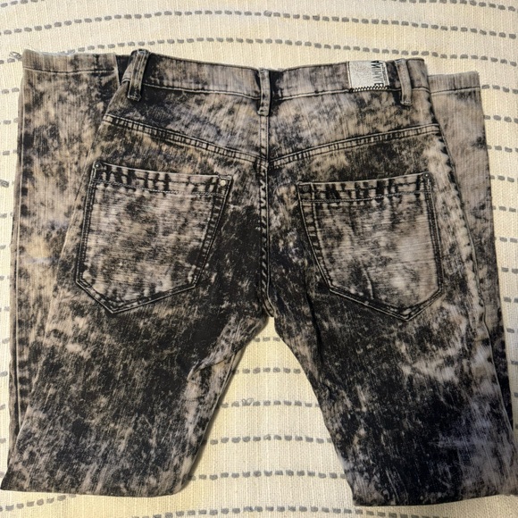 ANIMALE Brazil Acid Wash Jeans - Picture 6 of 7